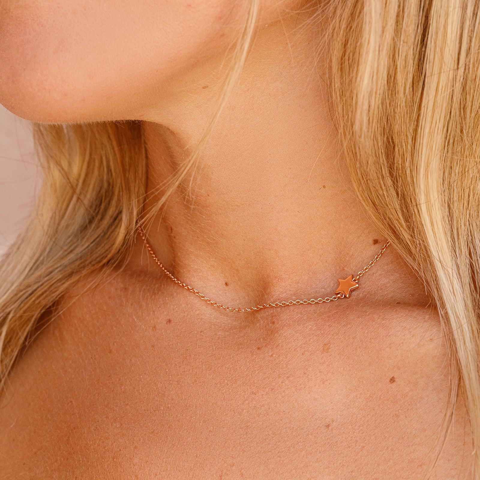 Gold star hot sale necklace choker