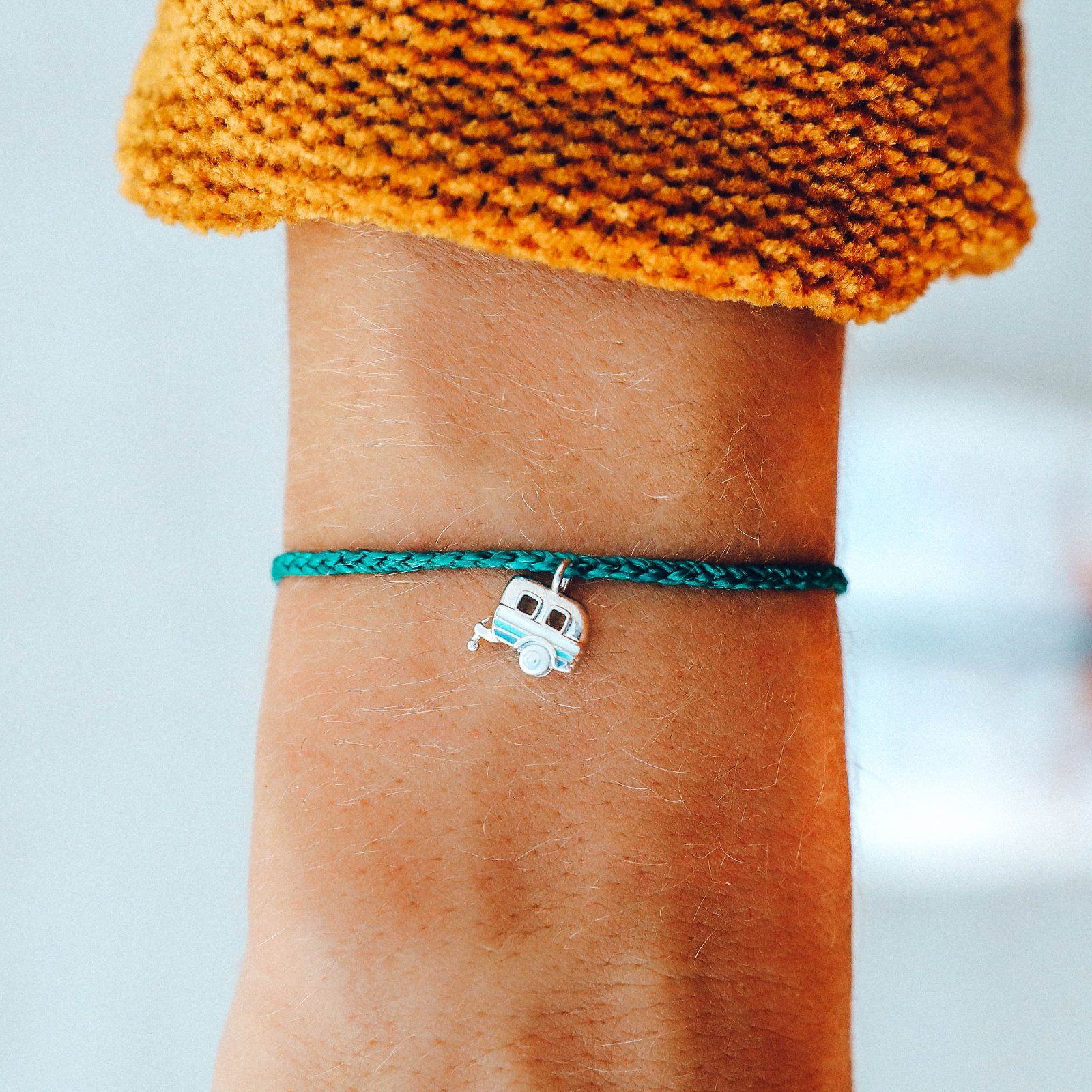 Pura vida hot sale shaka bracelet