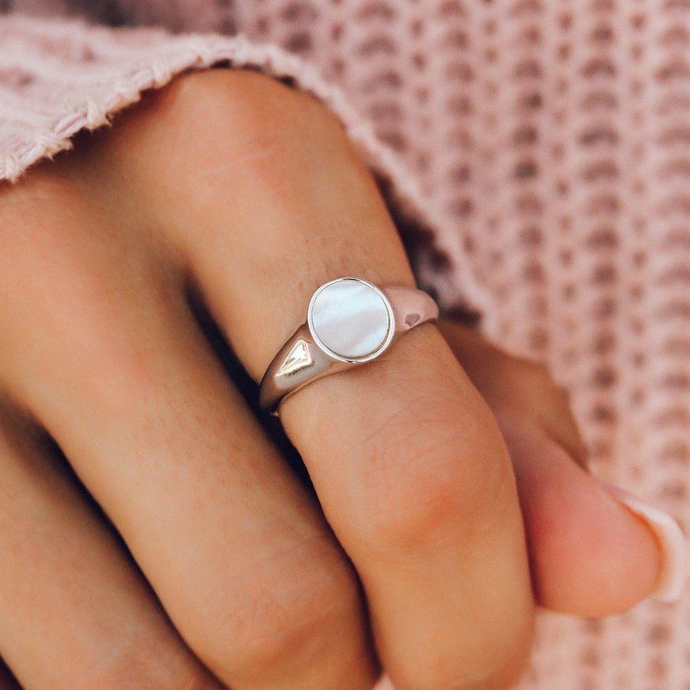 Mother of Pearl Signet Ring 3