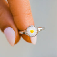 Meadow Signet Ring Gallery Thumbnail